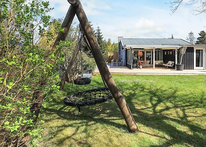 6 Person In Vaeggerlose Bøtø By