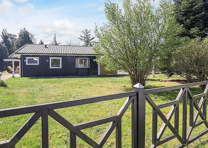 6 Person In Vaeggerlose * Bøtø By